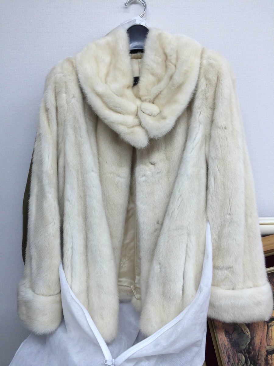 毛皮のコートを買い取りました。エンバミンクの中古品ですが高価買い取りです。銀座のDan-Sha-Ri(ダンシャリ)で。 - ブランド買取のダン