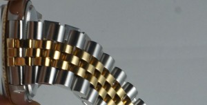 ベルトがダルダルでノビノビの古いロレックスでも高価買い取りさせて 