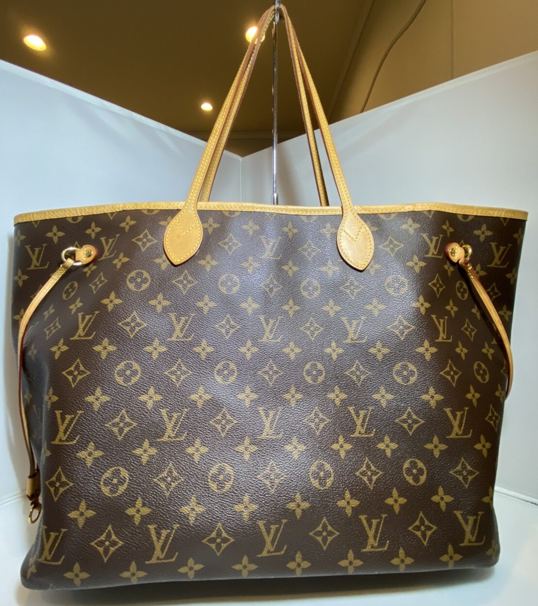 美しい LOUIS ルイヴィトン VUITTON ルイヴィトン ネヴァーフル