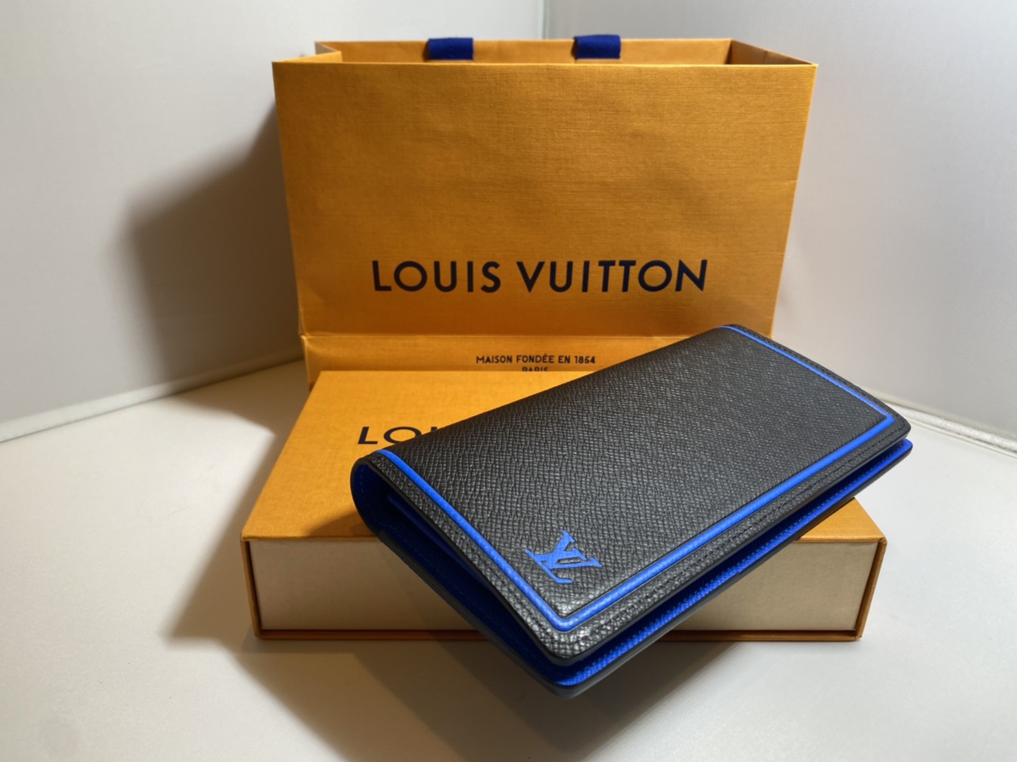 お得NEW LOUIS VUITTON - ルイヴィトン 長財布 ポルトフォイユ・ブラザ