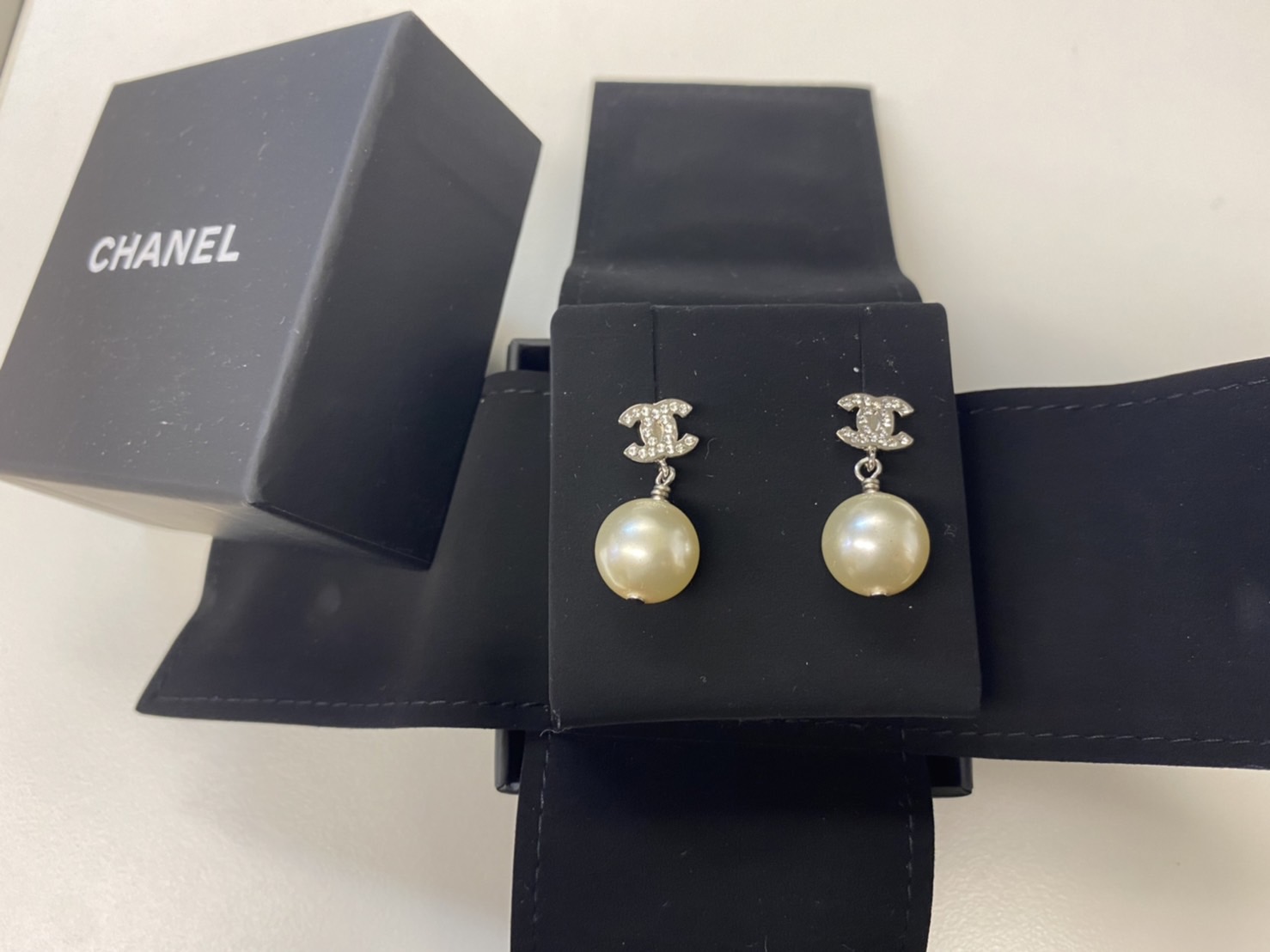 【定番超レア☆新品すぐ届く】CHANEL パールピアス プレゼントにも♪